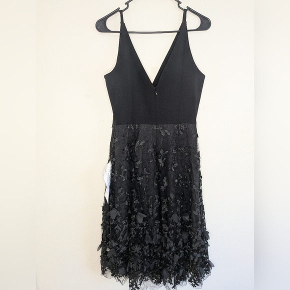 NWT Dress The Population Darleen V-Neck Embroidered Mesh Cocktail Dress Size M - Picture 9 of 11